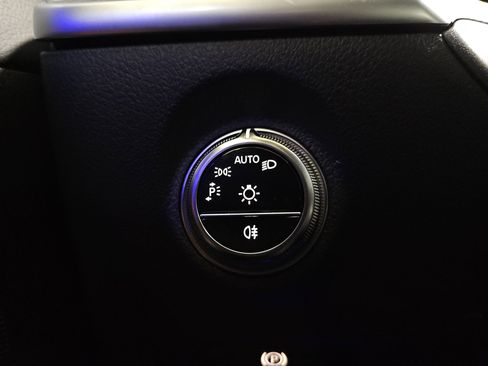 Certified 2025 Mercedes-Benz C 300 Sedan image 27