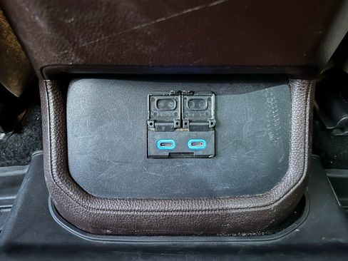 Used 2022 Toyota Highlander XLE AWD/4WD image 37