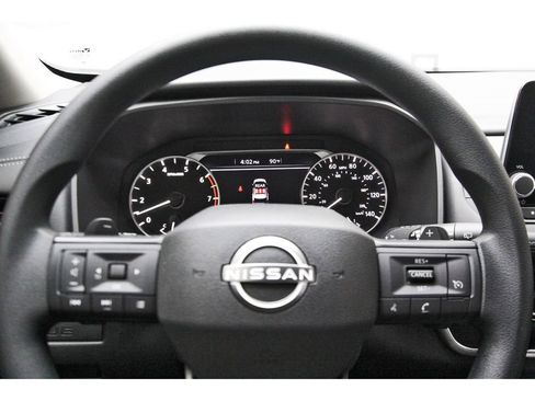 Used 2025 Nissan Rogue S FWD image 13