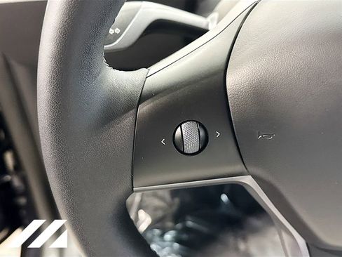 Used 2023 Tesla Model Y Long Range image 11