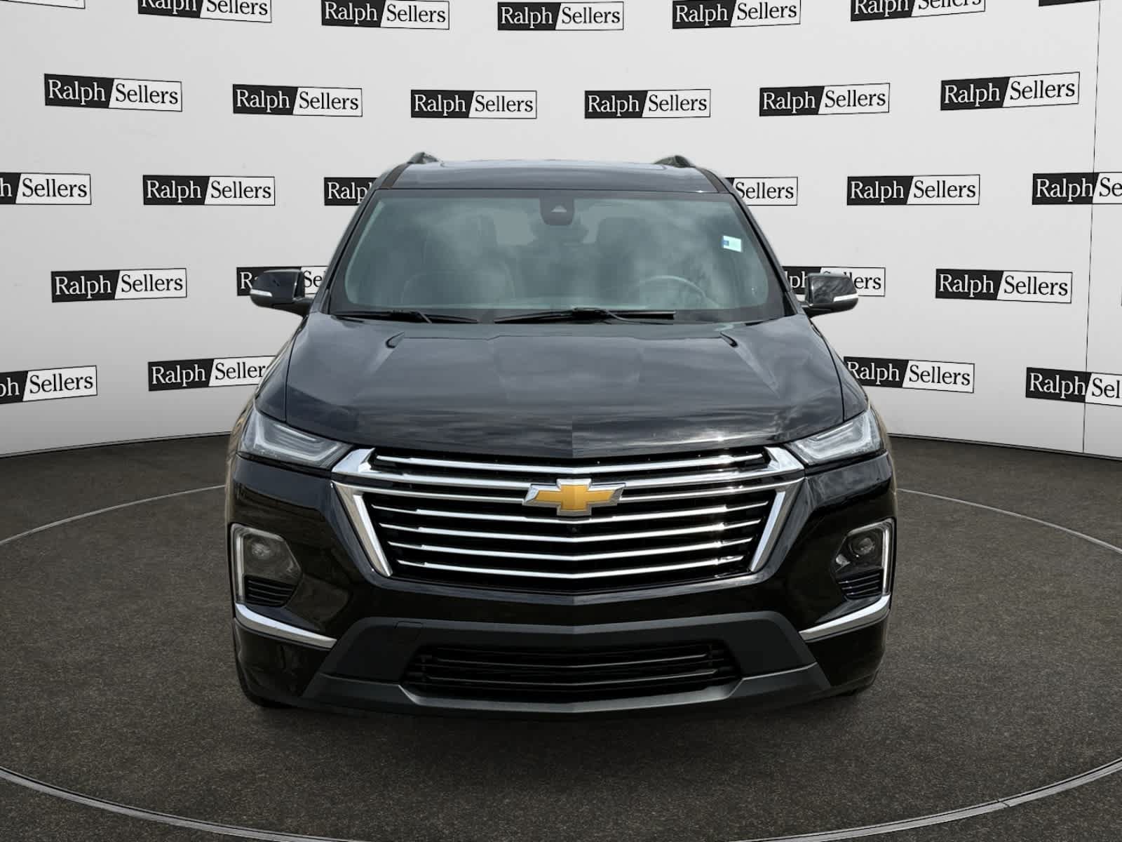 Used 2023 Chevrolet Traverse Premier FWD image 6