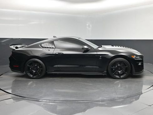 Used 2021 Ford Mustang Shelby GT500 w/ Technology Package RWD image 2