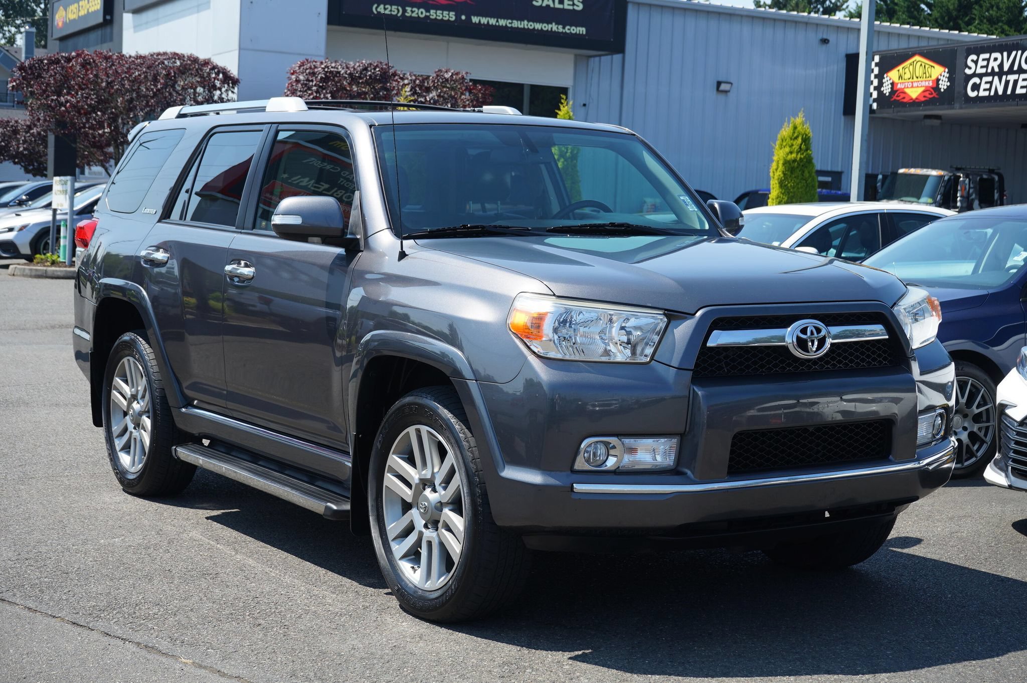 Used 2013 Toyota 4Runner Limited AWD/4WD image 8
