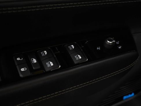 Used 2022 Jeep Grand Wagoneer Series II AWD/4WD image 24