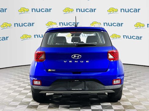 Certified 2025 Hyundai Venue Limited FWD image 6
