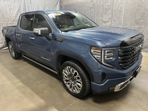 Used 2025 GMC Sierra 1500 Denali Ultimate AWD/4WD image 1