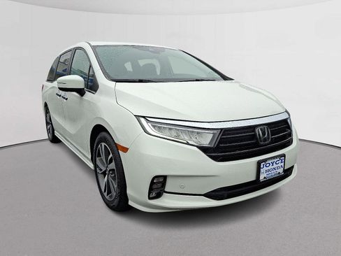 Used 2023 Honda Odyssey Touring image 2