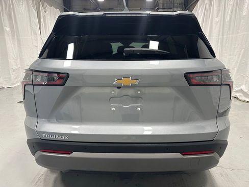 Used 2026 Chevrolet Equinox LT FWD image 6