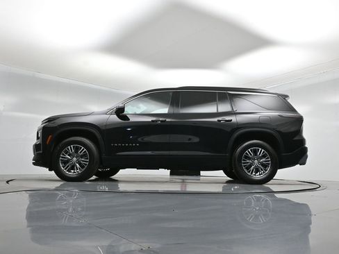 Used 2024 Chevrolet Traverse LT image 51