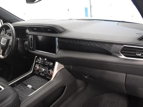 Used 2024 GMC Yukon Denali AWD/4WD image 18