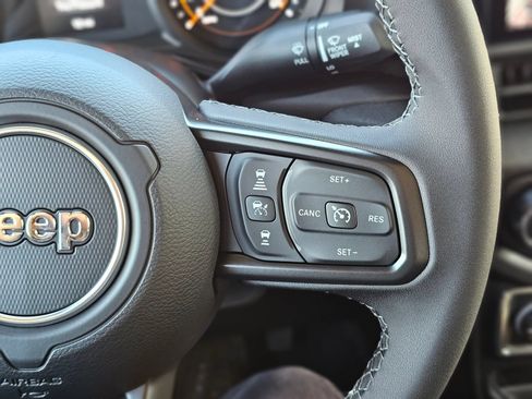 New 2026 Jeep Gladiator Sport AWD/4WD image 17
