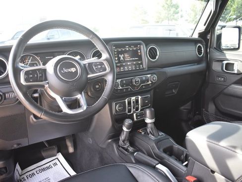 Used 2021 Jeep Gladiator Overland w/ Popular Equipment Package AWD/4WD image 17