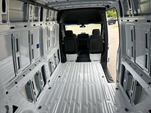 Used 2025 Mercedes-Benz Sprinter 2500 image 13