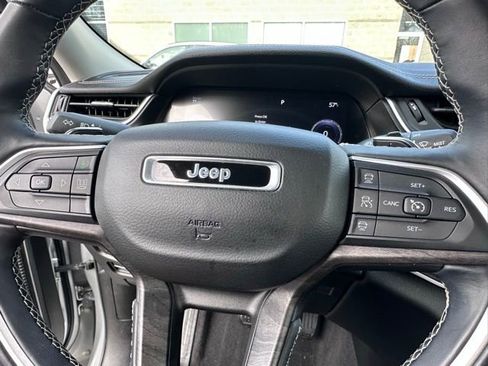 Used 2021 Jeep Grand Cherokee L Limited w/ Luxury Tech Group II image 12