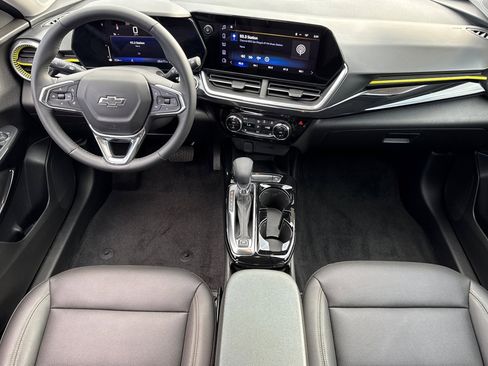 Used 2024 Chevrolet Trax ACTIV w/ Sunroof Package image 13