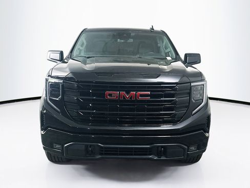 Used 2024 GMC Sierra 1500 Elevation image 2