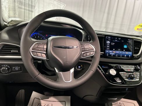 New 2026 Chrysler Voyager LX image 13