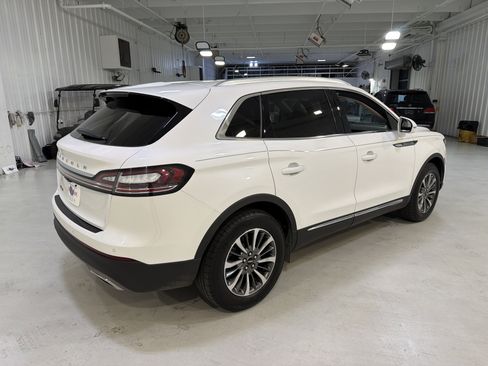 Used 2022 Lincoln Nautilus Standard w/ Premium Package image 5