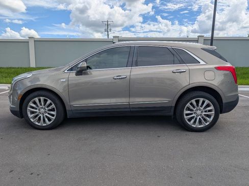 Used 2018 Cadillac XT5 Platinum w/ Driver Assist Package image 5