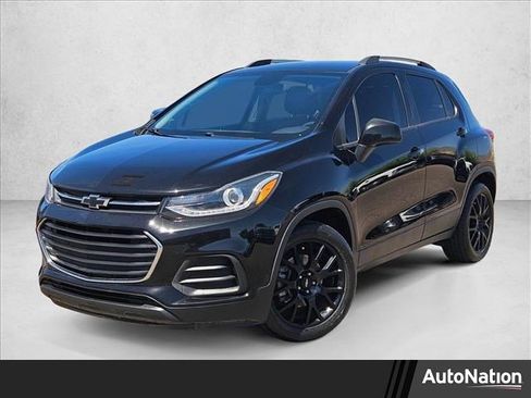 Used 2021 Chevrolet Trax LT w/ Midnight Edition FWD image 1