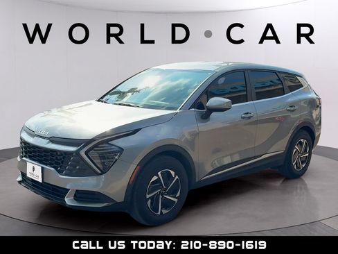 Used 2025 Kia Sportage LX FWD image 3