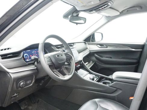 Used 2023 Jeep Grand Cherokee L Limited w/ Black Appearance Package image 28