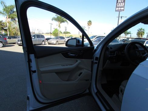 Used 2017 Audi Q7 3.0T Premium Plus image 6