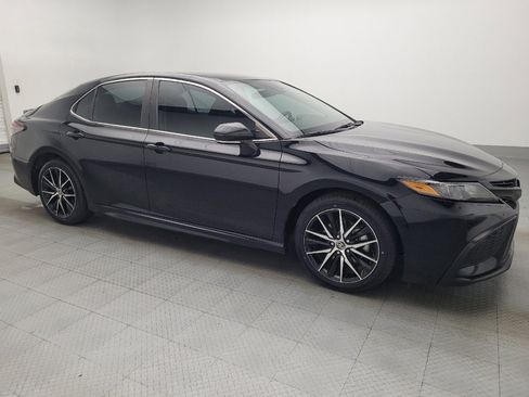 Used 2024 Toyota Camry SE FWD image 11