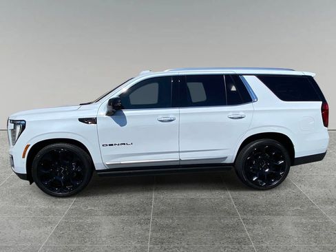 Used 2026 GMC Yukon Denali w/ Denali Reserve Package AWD/4WD image 2