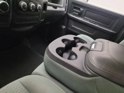 Used 2015 RAM 1500 Express RWD image 26