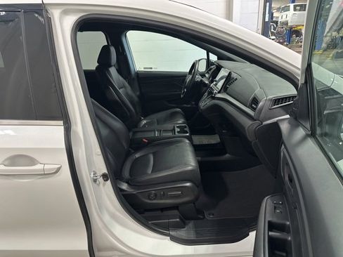 Used 2023 Honda Odyssey Sport image 12