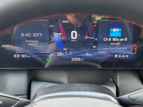 Used 2025 Chevrolet Equinox EV RS FWD image 23