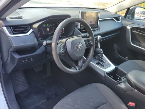 Used 2023 Toyota RAV4 LE FWD image 18
