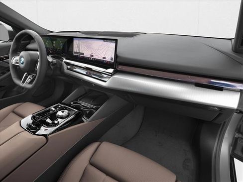 New 2027 BMW 550e xDrive AWD/4WD image 11