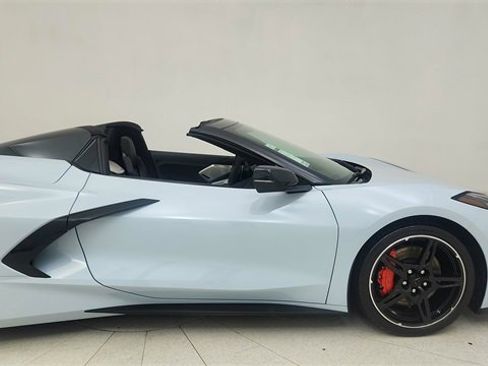 Used 2022 Chevrolet Corvette Stingray Premium Conv w/ Z51 Performance Package image 13