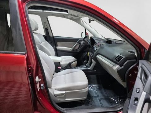 Used 2015 Subaru Forester 2.5i Premium AWD/4WD image 34