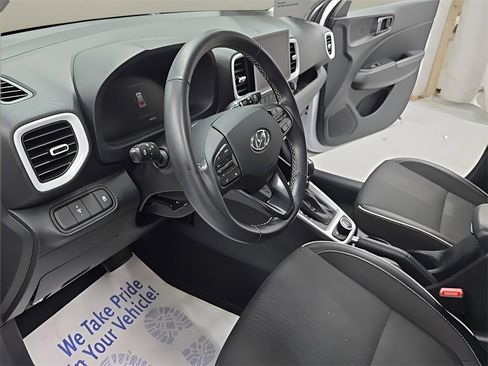 Certified 2023 Hyundai Venue Limited image 12