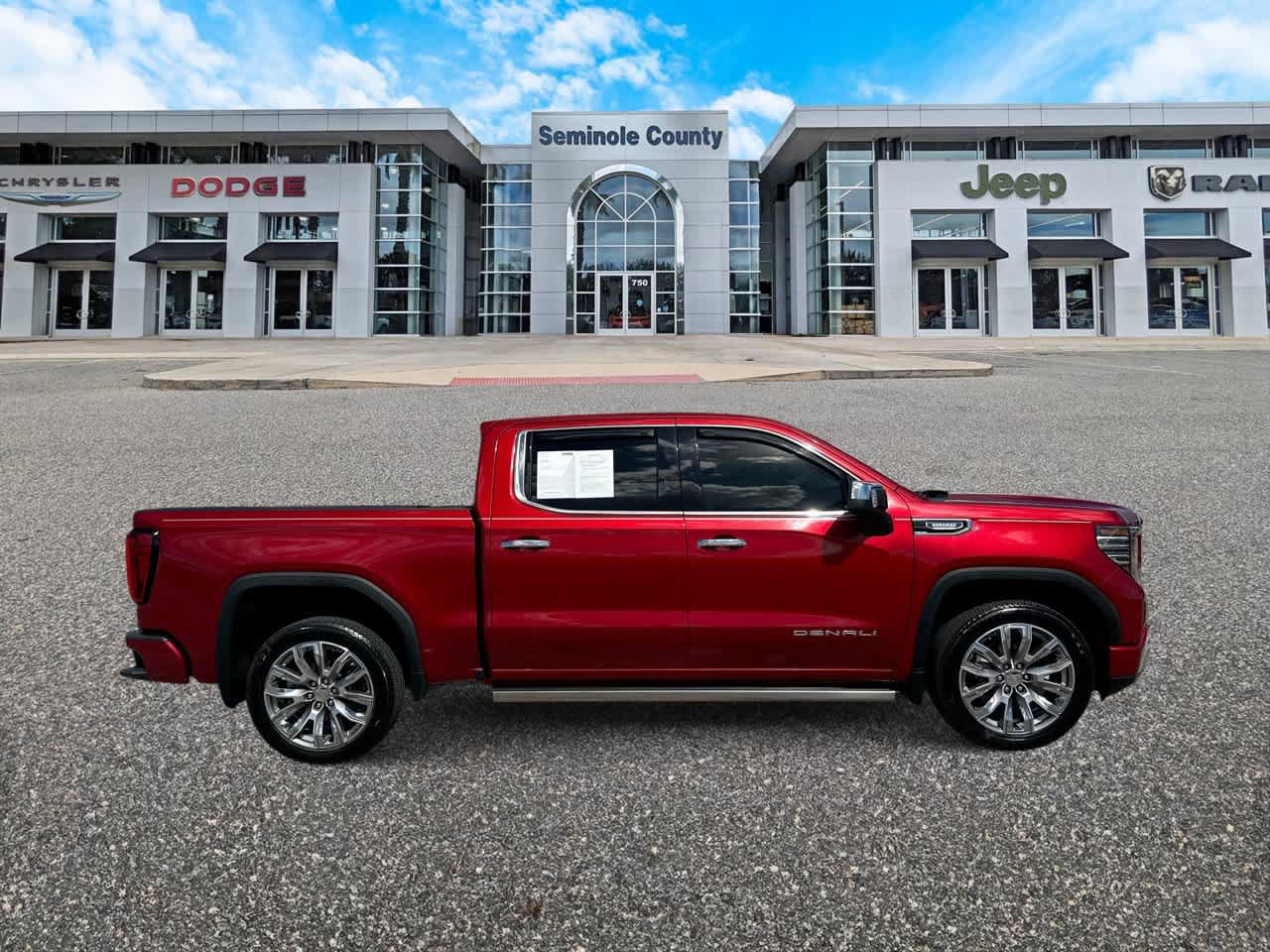 Used 2024 GMC Sierra 1500 Denali AWD/4WD image 9