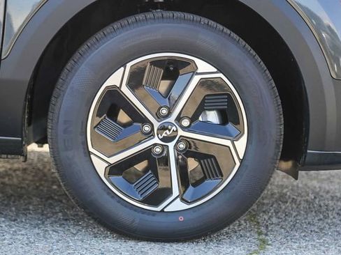 New 2026 Kia Niro LX image 10