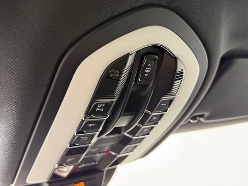 Certified 2026 Porsche Macan Turbo AWD/4WD image 24