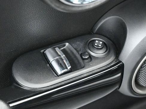 Used 2015 MINI Cooper S image 9