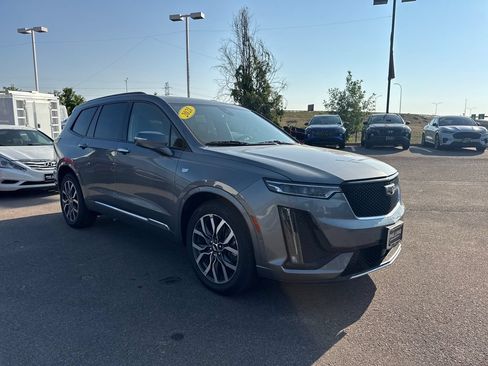 Used 2021 Cadillac XT6 Sport w/ Platinum Package AWD/4WD image 9