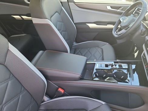 New 2026 Volkswagen Atlas Peak Edition AWD/4WD image 17