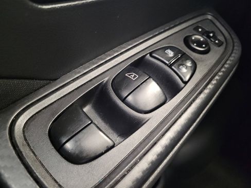 Used 2021 Nissan Versa SV FWD image 27