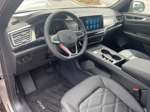 New 2026 Volkswagen Atlas Cross Sport SE FWD image 15