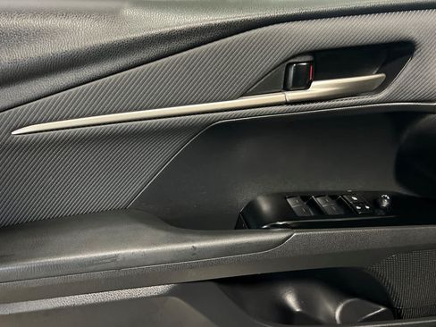 Used 2025 Toyota Camry SE FWD image 12