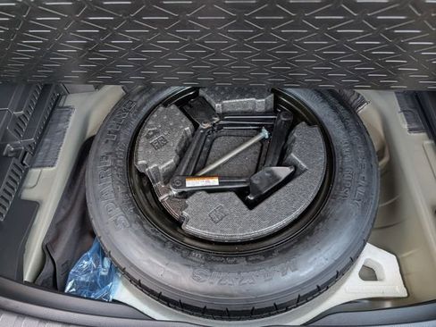 Used 2022 Toyota RAV4 XLE image 12