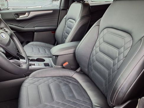 Used 2023 Ford Escape Platinum w/ Premium Technology Package image 3