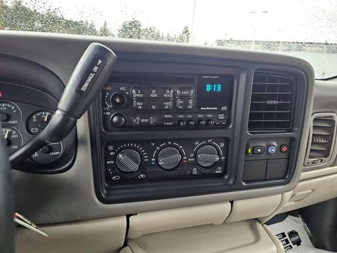Used 2001 GMC Yukon XL 2500 SLT image 28