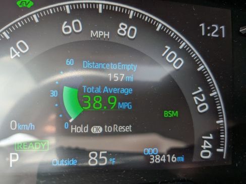 Used 2025 Toyota RAV4 XLE Premium AWD/4WD image 17
